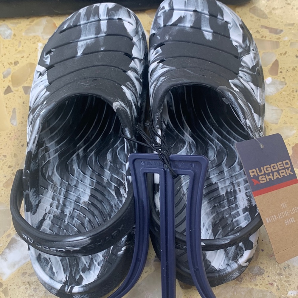 Make black & white crocs